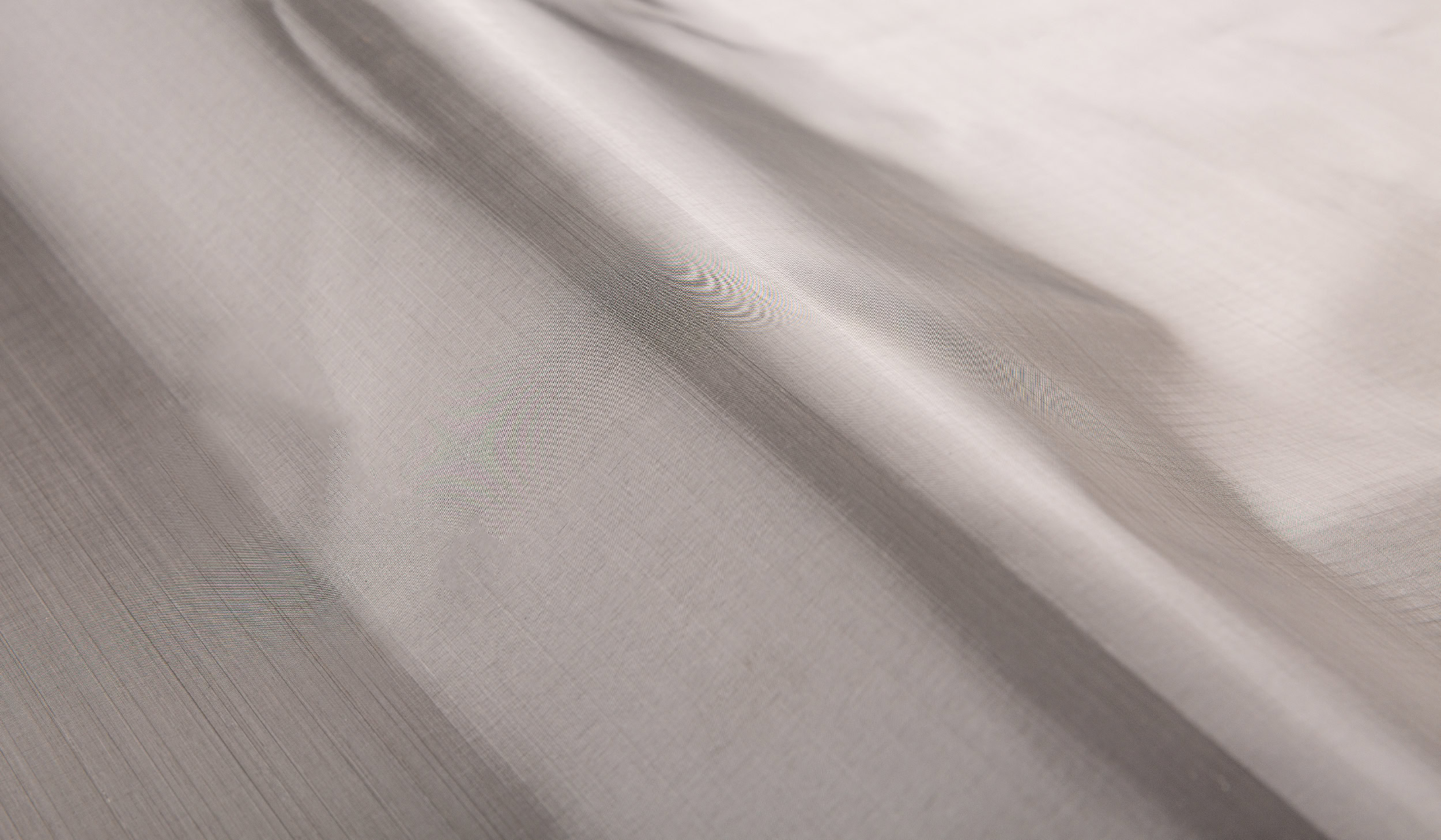 Mesh in Glass in Stainless Steel